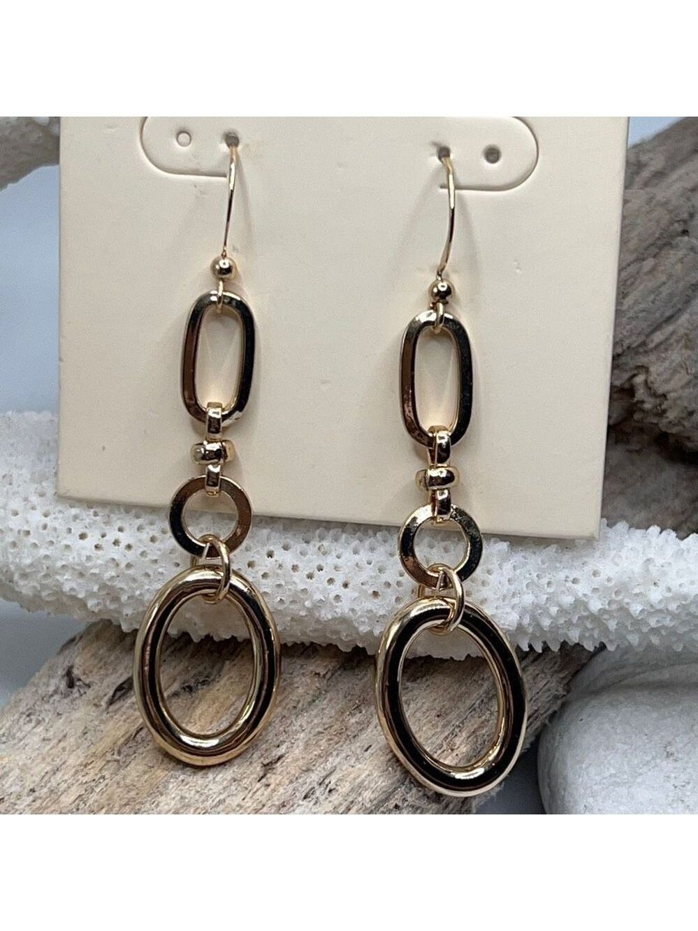 Max Studio Fashion Earrings gold dangle